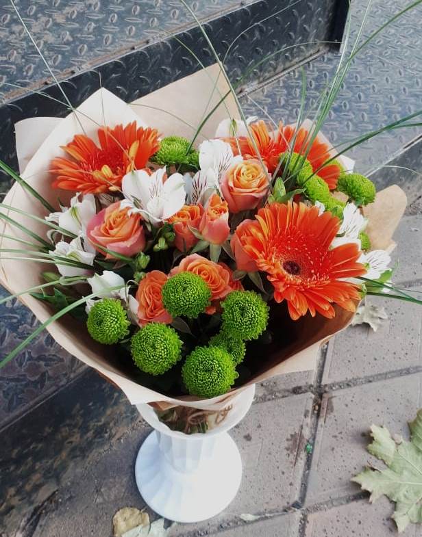 Букет цветов из: Герберы, Хризантемы, Альстромерии и Розы в Индустриальный Краснодар