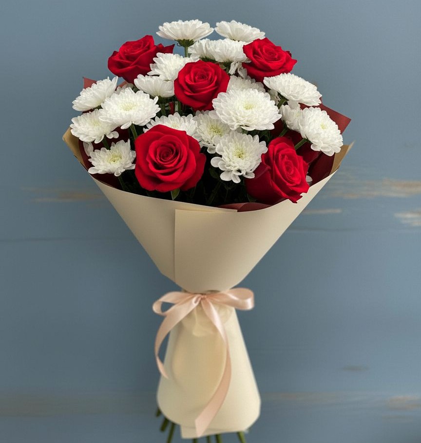 Букет цветов из: Розы и Хризантемы в Индустриальный Краснодар