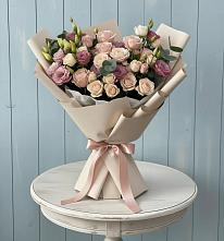 Букет цветов из:  Розы и Лизиантусы в Индустриальный Краснодар