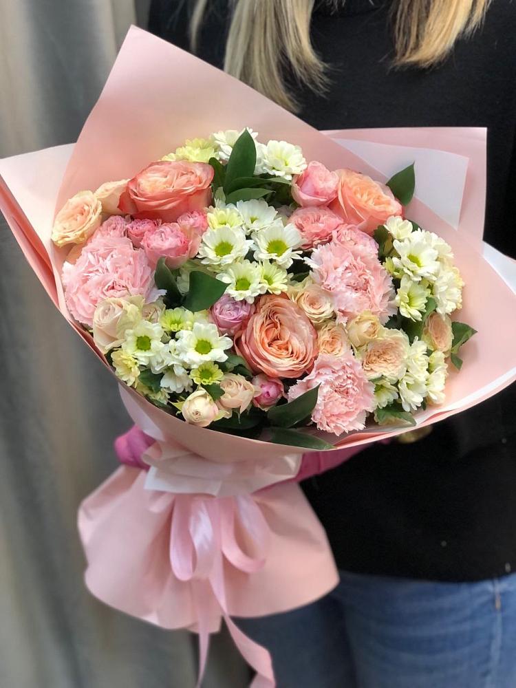 Букет цветов из: Гвоздики, Розы и Хризантемы в Индустриальный Краснодар