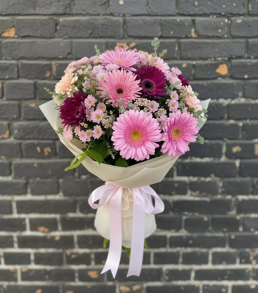 Букет цветов из: Герберы и Хризантемы в Индустриальный Краснодар