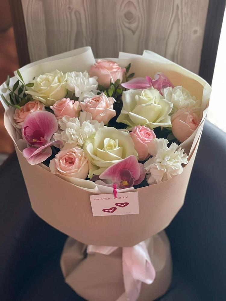 Букет цветов из: Орхидеи, Розы и Гвоздики в Индустриальный Краснодар