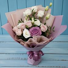 Букет цветов из:  Розы и Лизиантусы в Индустриальный Краснодар