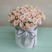 Цветочная композиция из Розы в шляпной коробке в Индустриальный Краснодар