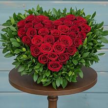 Цветочная композиция из Розы в виде сердца в Индустриальный Краснодар