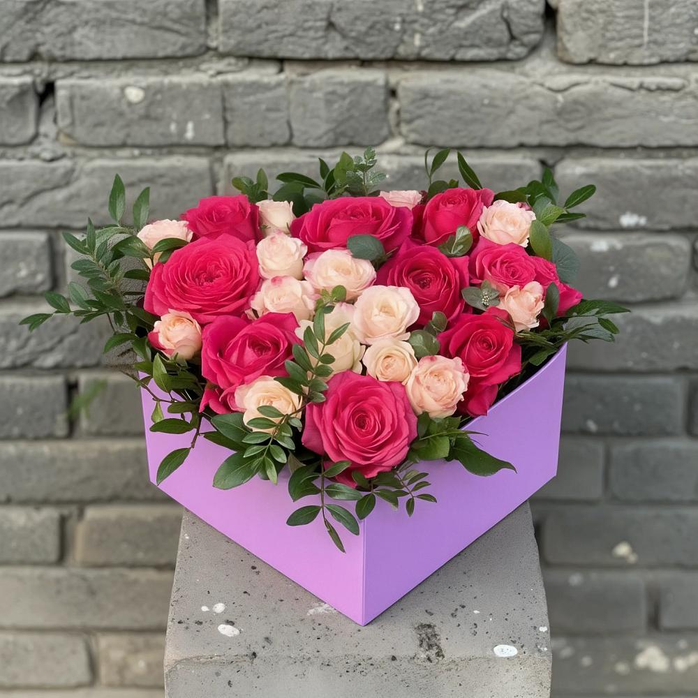 Цветочная композиция из Розы в коробке в Индустриальный Краснодар