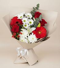 Букет цветов из:  Розы, Хризантемы, Герберы и Лилии в Индустриальный Краснодар