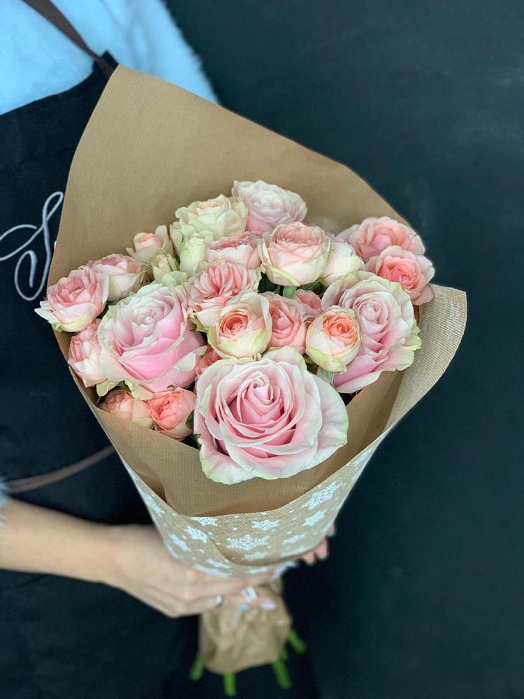 Букет цветов из: Хризантемы и Розы в Индустриальный Краснодар