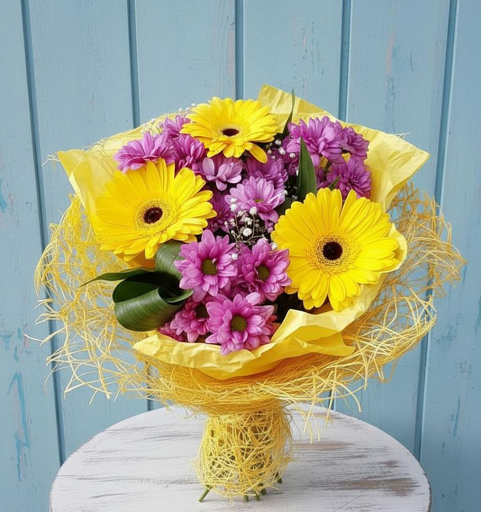 Букет цветов из: Хризантемы и Герберы в Индустриальный Краснодар