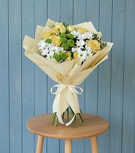 Букет цветов из:  Хризантемы и Розы в Индустриальный Краснодар