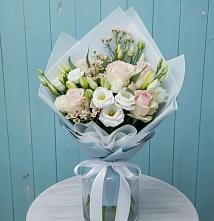 Букет цветов из:  Розы и Лизиантусы в Индустриальный Краснодар