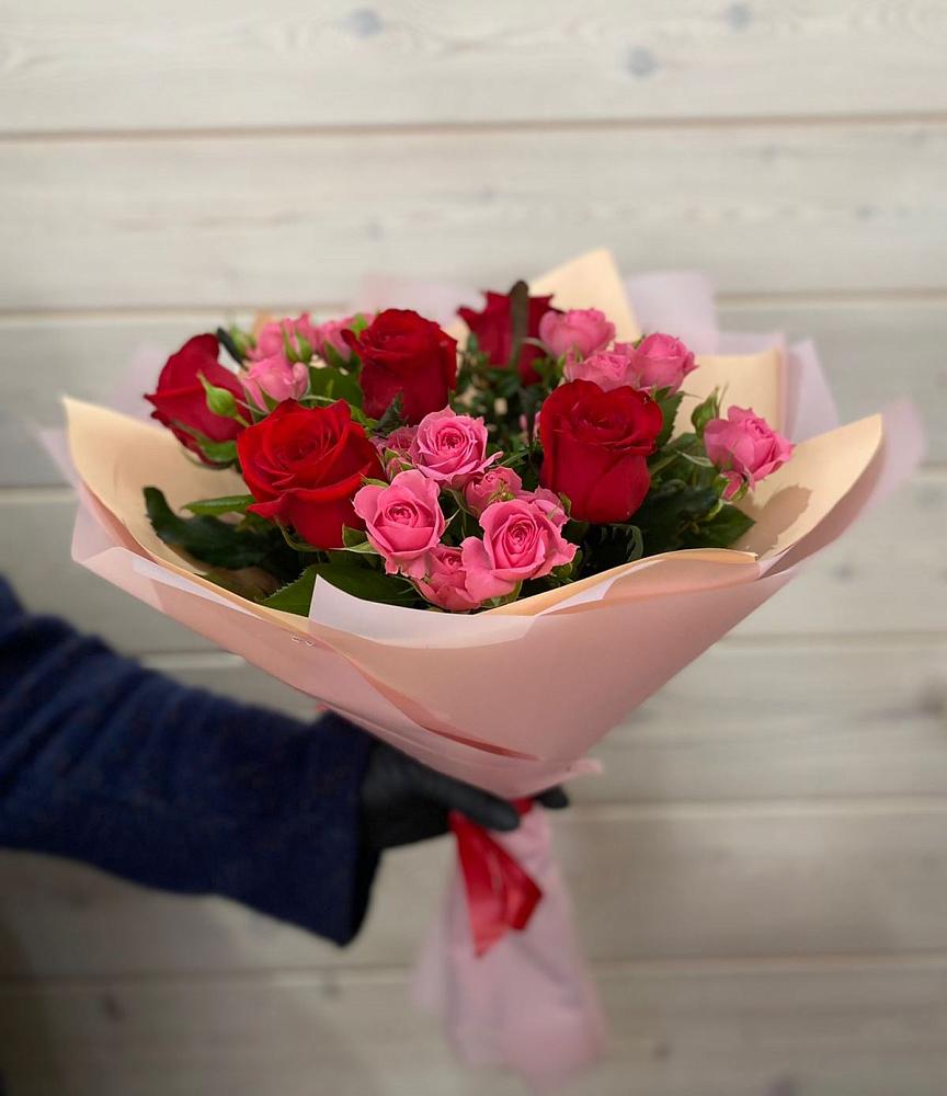 Букет цветов из: Розы в Индустриальный Краснодар