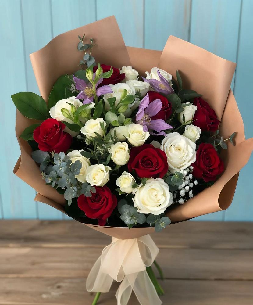 Букет цветов из: Розы и Альстромерии в Индустриальный Краснодар