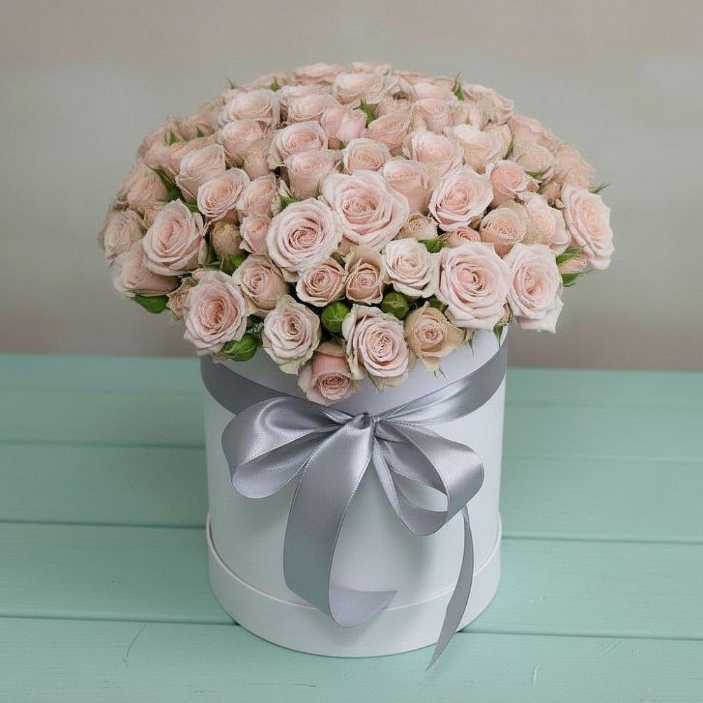 Цветочная композиция из Розы в шляпной коробке в Индустриальный Краснодар